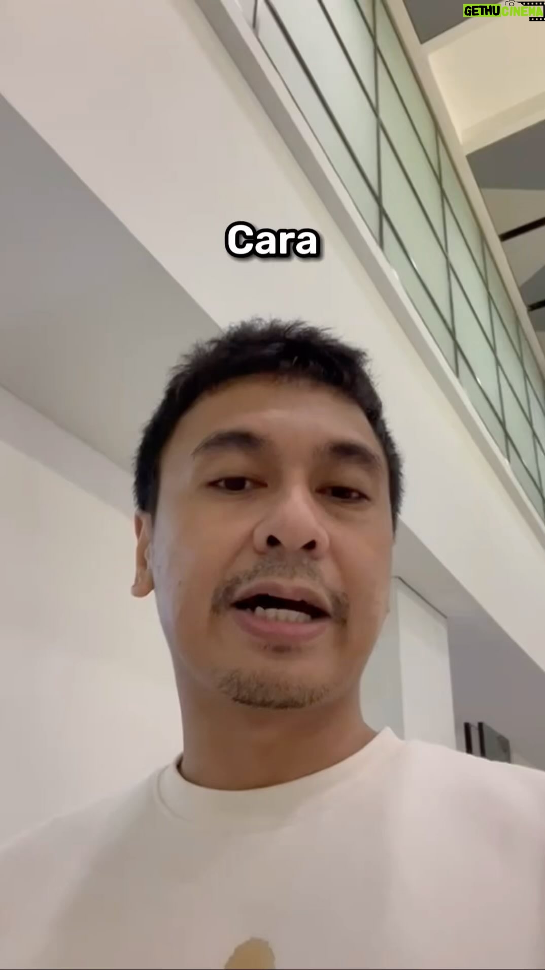Raditya Dika Instagram - Biar prof anteng..