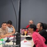Raditya Dika Instagram - Buat yang nanyain kelanjutan video roleplay game Dungeons & Dragons...