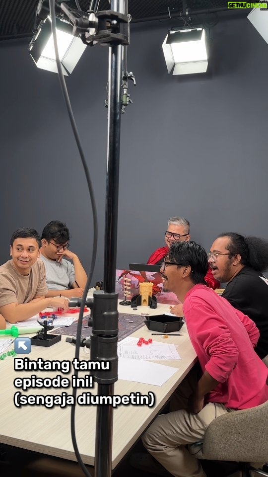 Raditya Dika Instagram - Buat yang nanyain kelanjutan video roleplay game Dungeons & Dragons...
