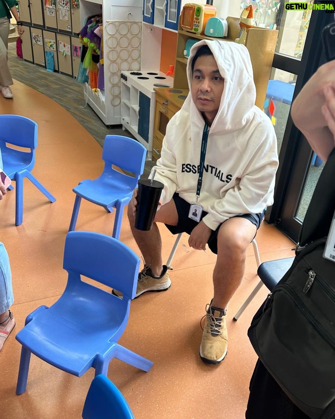 Raditya Dika Instagram - Slide 1: senangnya bisa nemenin anak acara di sekolah hari ini. Slide 2: gue ngapain ya di sini.