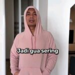 Raditya Dika Instagram - Ini di balik layar produksi podcast Spotify gue