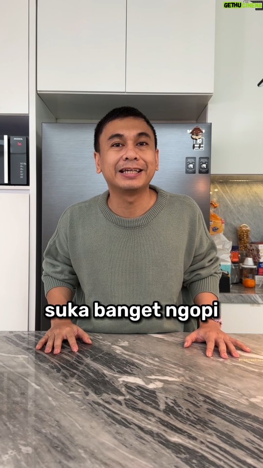 Raditya Dika Instagram - Kalau kalian ngopi sehari berapa kali?