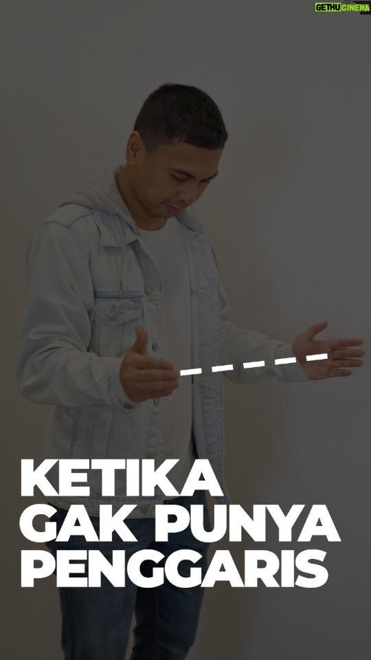 Raditya Dika Instagram - Lika liku beli meja...