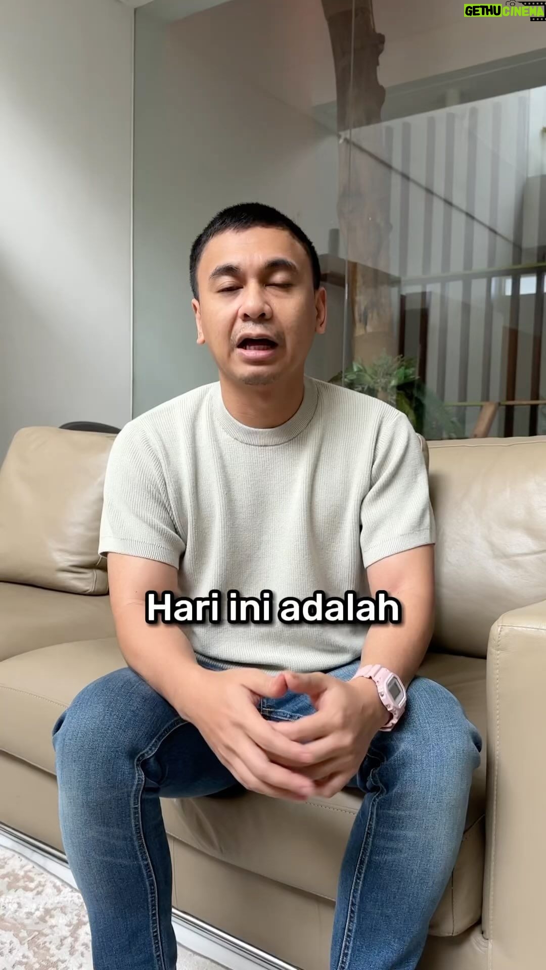 Raditya Dika Instagram - Hari terakhir jadi dosen di @univ_indonesia, terimakasih kesempatannya. 😁