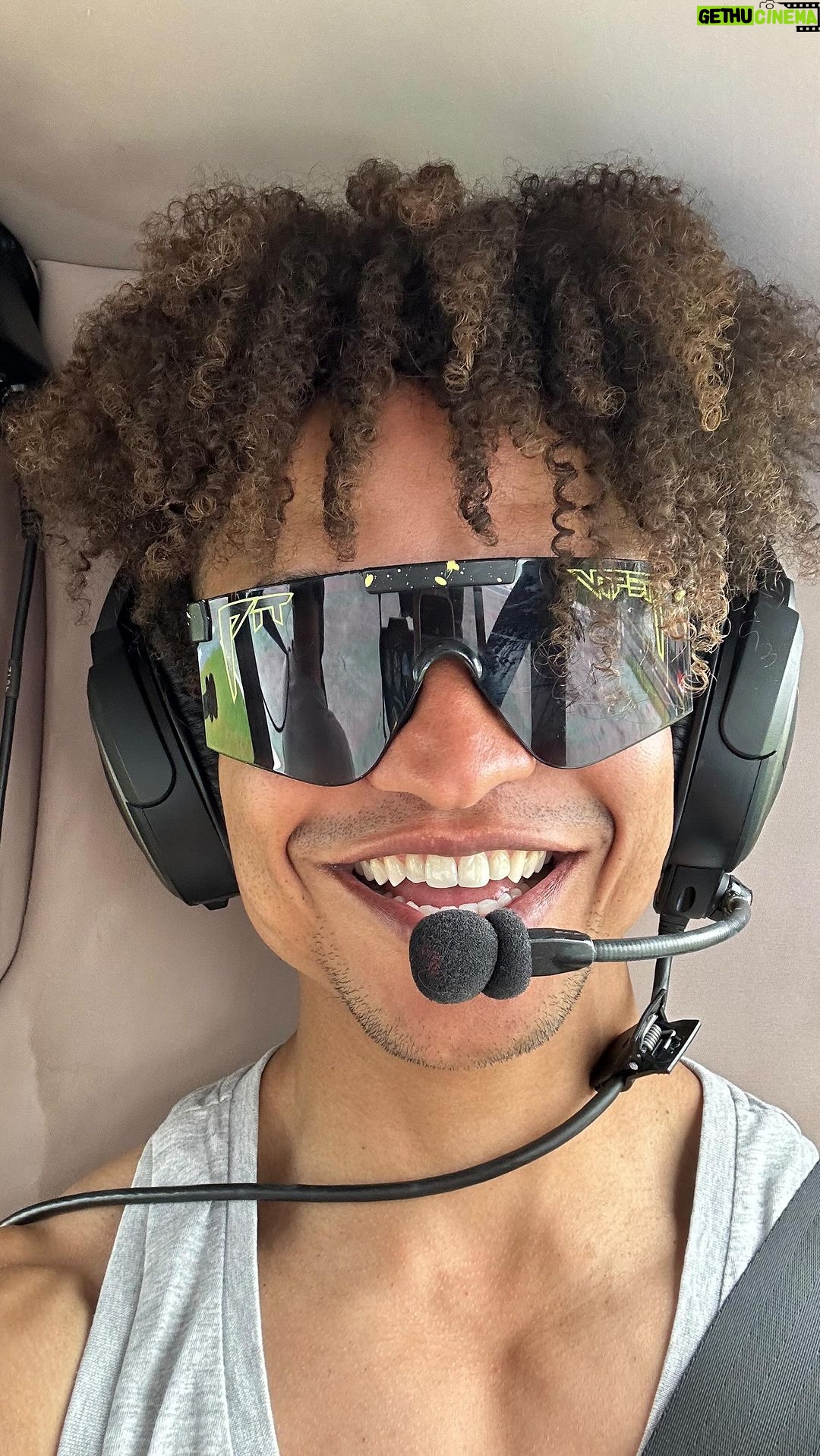Radzi Chinyanganya - 354 Likes - A last minute helicopter ride in Rio… no words
@saunderscb what are we gonna do next???
Thank you Pilot Zand 🙌🏾🙌🏾🙌🏾
#rio #travel #helicopter #christtheredeemer #friends #brazil #visitbrazil #formulae #experience #rio2fly
