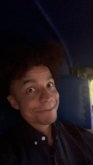 Radzi Chinyanganya Instagram - TikTok in the Tuk-Tuk in India 😜

#travel #india# formulae #hyderabad #tuktuk #pun