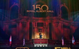 Radzi Chinyanganya Instagram - Strongman in the Royal Albert Hall 💪🏾💪🏾💪🏾

#strongman #gym #royalalberthall #strong