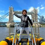 Radzi Chinyanganya Instagram - Waving on the waves 🌊🌊👋🏾👋🏾 #tv #boat #london #riverthames #towerbridge #tourist #travel 📷 @thamesribexperience Tower Bridge, London
