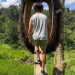 Radzi Chinyanganya Instagram - Bali… a pretty special place 🙌🏾 📷 @saunderscb #bali #travel #explore #friends Ubud, Bali, Indonesia