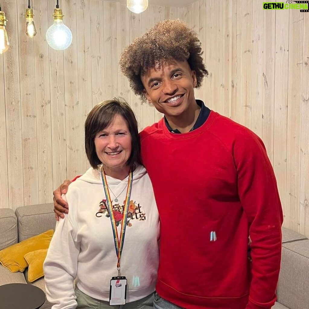 Radzi Chinyanganya Instagram - This wonderful woman is a true unsung hero, to me and hundreds of others. In the three years that it took for me to get my break in tv, she endlessly helped, supported and encouraged. Always positive, always selfless. To most she is Alison, but to anyone that’s passed through the Media Centre at Lufbra Uni she is a legend. Who has quietly gone above and beyond to help others. Thank you @alisonjohnston2904 🙌🏾 #thankyou #media #loughborough #university Loughborough University