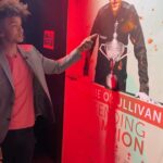 Radzi Chinyanganya Instagram - 🤩 @iamradzi takes us behind the scenes on the player’s walk onto the Crucible floor! #snooker #ilovesnooker #crucible