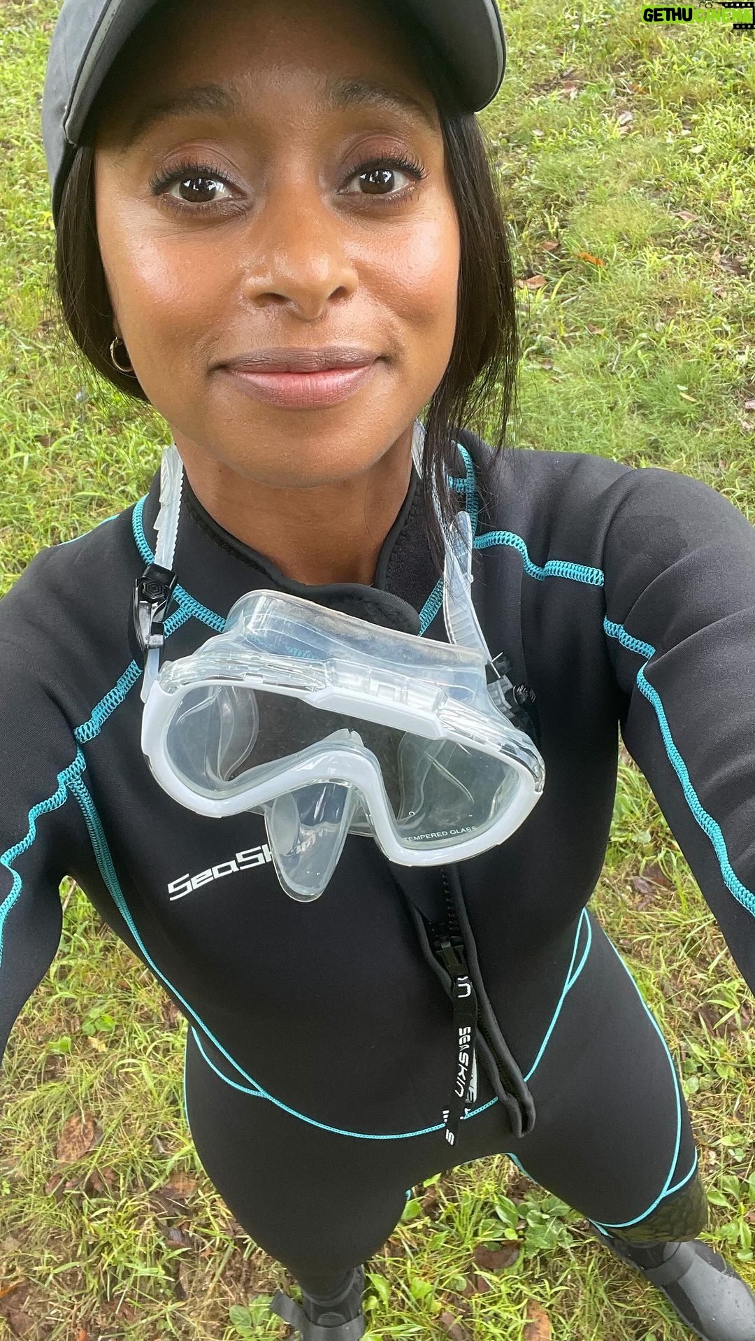 Rae Wynn-Grant Instagram - Unexpectedly river diving with @wildkingdomtv