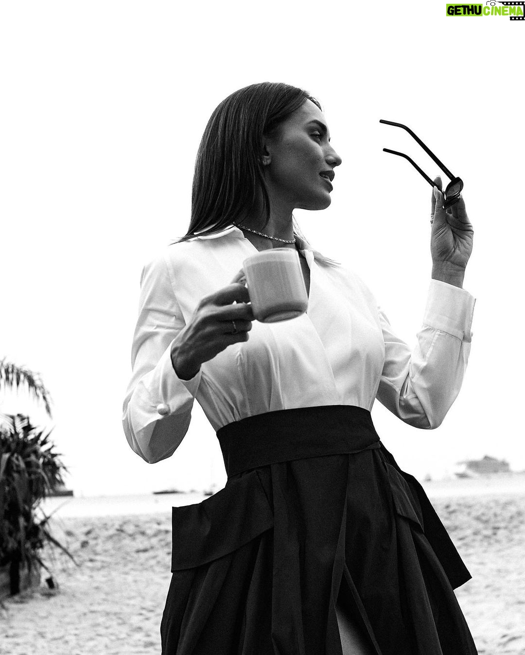 Rafa Kalimann Instagram - O #festivaldecannes2023 foi o momento perfeito para viver novas experiências. Experimentar novos sabores, novos aromas e celebrar a arte. A Nespresso me convidou pra viver e compartilhar disso do jeito que mais amo viver, com meu bom e diário café. Que venham mais momentos especiais com Nespresso. #NespressoCannes #NespressoPlage