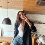 Rafa Kalimann Instagram - aproveitei uns minutos pra testar cenários pra fotos de # look do dia com minha @balmain nos pés na minha casa nova - que não vejo a hora de ver pronta com tudo no lugar pra mostrar com detalhes pra vocês. ✨ @hectoralbertazzi