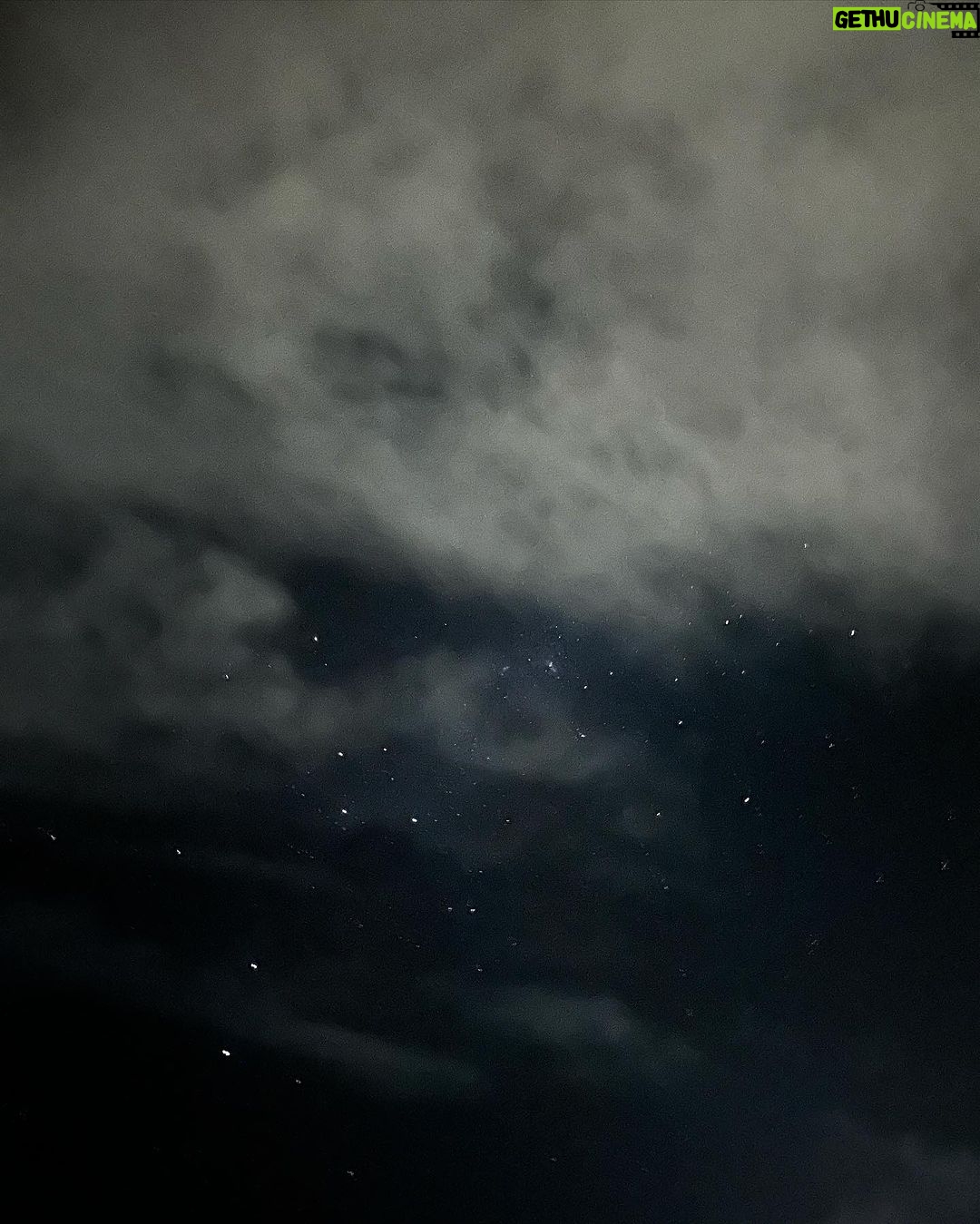 Rafa Kalimann Instagram - Caraíva lavou minha alma (literalmente), profundo e espiritual como é Bahia. eu mergulho na sua grandeza e me deixo ser sempre que posso. sou feliz ali e sinto que isso diz muito sobre mim. fui de encontro comigo e floresci em poucos dias. até breve, espero. Caraíva, Bahia.