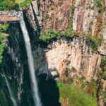 Rafael Bridi Instagram - O universo da aventura está te esperando e fica na Serra Catarinense O @saltodependulo na Cascata do Avencal dentro do Parque Mundo novo já é uma assinatura desta região trazendo aventureiros de todos os cantos do Brasil e turistas de mais de 60 países. Um local com uma beleza incrível e que proporciona turistas, visitantes, moradores locais e apaixonados por aventura experimentar as diversas formas de adrenalina que as alturas dos paredões da serra geral podem proporcionar. Você pode optar pela queda livre, pela pedala nas alturas ou pela tirolesa tradicional. Todas as atividades acontecem neste mesmo local a mais de 100 metros de altura. E ai já escolheu o seu desafio? #serracatarinense #turismonosul #santacatarina #urubici #saltodependulo #soquempulasabe #aventureirosdosul #naturalextremo #cascatadoavencal #descubrasc #exploretocreate #mytinyatlas #mountainculture #adrenaline #serracatarinenseemfotos