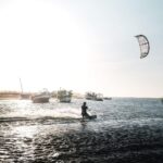 Rafael Bridi Instagram - Hoje se celebra o dia mundial do turismo Fazer turismo não é apenas sobre visitar um destino, mas sim sobre vivenciar momentos únicos e marcantes. Momentos guiados por nossas individualidades e interesses. Turistar é um verbo agradável, gostoso aos ouvidos e as sensações. Não existem limites para ele. Podemos turistas perto de casa, em outras culturas, sozinhos ou acompanhadas. Mas pra mim o que importa no ato é a nossa capacidade de transformar momentos em experiências inesquecíveis. Precisamos desmistificar que o turismo precisa ser complicado, caro ou complexo. Não é o luxo e sim as histórias envolventes e com significado que marcam nossas vidas. Que este dia sirva de incentivo para que possamos experimentar mais ao mesmo tempo que valorizamos mais as pequenas turistadas em nosso dia a dia. Eu sou uma pessoa intensa que gosta de desafios e com um jeito bem único. Busquei neste álbum de fotos representar sentimentos e sensações que me deixam com sorriso no rosto ao me lembrar que sou sempre turista aonde quer que eu esteja. 1 - Turistando na Cacheira do Adão no Cânion Espraiado em Urubici em ótima companhia @isadorasd 2 - Nas águas do nordeste aprendendo kite surf na Ilha do Guajirú 3 - Turistando em casa apreciando o nascer do sol no morro da coroa na Lagoinha do Leste 4 - Atravessando as montanhas da china e toda sua magnitude 5 - Aproveitando um dia de neve e frio na região de Banff no Canadá 6 - Explorando a torre do funil de um lugar muito privilegiado com meu amigo @handsomerobinson 7 - Sentindo toda a adrenalina e experiência que o @saltodepêndulo proporciona 8 - Explorando os fachos de luz no vale da lua na Chapada dos Veadeiros 9 - As águas cristalinas que rodeiam a ilha do campeche em Florianópolis 10 - Caminhando entre montanhas Suíças #mtur #viagemeturismo #mytinyatlas #turismo #visitbrasil #dametraveler #theprettycities #brazil #tourism #unlimitedparadise #vacationwolf #partiubrasil #exploringtheglobe #hiking #travelling #traveldeeper #roamtheplanet #theglobewanderer #turistando #destinos #visualoflife #travelstoke #destinosnacionais #trilheirasdobrasil #turismonosul #santacatarina #slacklining