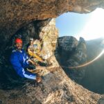 Rafael Bridi Instagram - Hoje se celebra o dia mundial do turismo Fazer turismo não é apenas sobre visitar um destino, mas sim sobre vivenciar momentos únicos e marcantes. Momentos guiados por nossas individualidades e interesses. Turistar é um verbo agradável, gostoso aos ouvidos e as sensações. Não existem limites para ele. Podemos turistas perto de casa, em outras culturas, sozinhos ou acompanhadas. Mas pra mim o que importa no ato é a nossa capacidade de transformar momentos em experiências inesquecíveis. Precisamos desmistificar que o turismo precisa ser complicado, caro ou complexo. Não é o luxo e sim as histórias envolventes e com significado que marcam nossas vidas. Que este dia sirva de incentivo para que possamos experimentar mais ao mesmo tempo que valorizamos mais as pequenas turistadas em nosso dia a dia. Eu sou uma pessoa intensa que gosta de desafios e com um jeito bem único. Busquei neste álbum de fotos representar sentimentos e sensações que me deixam com sorriso no rosto ao me lembrar que sou sempre turista aonde quer que eu esteja. 1 - Turistando na Cacheira do Adão no Cânion Espraiado em Urubici em ótima companhia @isadorasd 2 - Nas águas do nordeste aprendendo kite surf na Ilha do Guajirú 3 - Turistando em casa apreciando o nascer do sol no morro da coroa na Lagoinha do Leste 4 - Atravessando as montanhas da china e toda sua magnitude 5 - Aproveitando um dia de neve e frio na região de Banff no Canadá 6 - Explorando a torre do funil de um lugar muito privilegiado com meu amigo @handsomerobinson 7 - Sentindo toda a adrenalina e experiência que o @saltodepêndulo proporciona 8 - Explorando os fachos de luz no vale da lua na Chapada dos Veadeiros 9 - As águas cristalinas que rodeiam a ilha do campeche em Florianópolis 10 - Caminhando entre montanhas Suíças #mtur #viagemeturismo #mytinyatlas #turismo #visitbrasil #dametraveler #theprettycities #brazil #tourism #unlimitedparadise #vacationwolf #partiubrasil #exploringtheglobe #hiking #travelling #traveldeeper #roamtheplanet #theglobewanderer #turistando #destinos #visualoflife #travelstoke #destinosnacionais #trilheirasdobrasil #turismonosul #santacatarina #slacklining