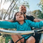 Rafael Bridi Instagram - Diversão no parque Encontrar amigos, capturar momentos, explorar a criatividade e acima de tudo se divertir Esse é o espírito no evento de lançamento da GoPro 12 Black da @goprobr Reunimos toda a família no Ibirapuera aqui em São Paulo pra apresentar essa câmera de ação que, mais uma vez, veio pra revolucionar a maneira de se capturar as ações nos mais diferentes ângulos e possibilidades. Eu aproveitei pra explorar umas posições diferente e também pra curtir bastante o self slack com truques estáticos E aí qual momento você mais curtiu? Tem alguma dúvidas das novas funções da Hero 12? #goprobr #gopro12br #ibirapuera #saopaulo #goprohero