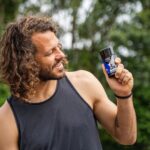 Rafael Bridi Instagram - Para me acompanhar nesses meus corres, onde to sempre cheio de atividades físicas, treinos de Highline e todo tipo de criação; só Rexona Clinical para me acompanhar! E to adorando essa nova versão em creme que além de 3X mais proteção e controle de odor; tem texura leve e ainda por cima é antimanchas. Testa aí e me conta o que achou!✔️🤜🏽 #publi #RexonaClinical #RexonaBrasil