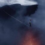 Rafael Bridi Instagram - Qual a maior loucura que você já fez? A minha sem dúvidas foi a travessia e montagem do Highline dentro do vulcão Yasur em Vanuatu. Eu só considero loucura quando comparada as outras centenas de travessias que eu já realizei, mas teve muito estudo e conhecimento aplicado na montagem e todos os cuidados técnicos necessários. E talvez um pouco mais quente e tóxica que a maioria das minhas aventuras Foto @oneinchdreams_slackline #slacklining #highlining #teresopolis #riodejaneiro #slackline #slacklife #neverstopexploring #earthfocus #roam #roamtheplanet #highline #voyaged #ourplanetdaily #volcano #yasur #travelstoke #vanuatu #lavaline #naturalextremobrasil #highline #highlining #outsideculture #lifeofadventure #theoriginalgasters #visualoftheearth #exploretocreate #balancecommunity