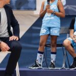 Rafael Nadal Instagram - El jueves pasado con motivo del 75 aniversario de Movistar Estudiantes, tuve la ocasión de participar en una charla de motivación explicando los valores del deporte y pude responder a las preguntas de los niños de la cantera. Fue una experiencia que me gustó mucho y ojalá sirviera para los niños y demás personas presentes. @movistarestu @telefonica @movistar_es Polideportivo Antonio Magariños