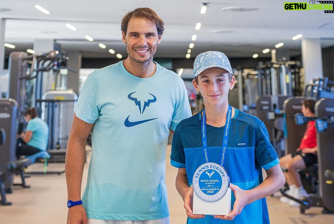 Rafael Nadal Instagram - An unforgettable day! ☺️ Following the 🏆 trophy ceremony of the @tenniseuropejuniortour 12 & Under Festival, the champions & finalists were greeted by @rafaelnadal! Rafa congratulated the players on their performances, expressed his hope that they had enjoyed their time at the @rafanadalacademy and encouraged them to keep working hard in the future. Congratulations! VAMOS‼️
