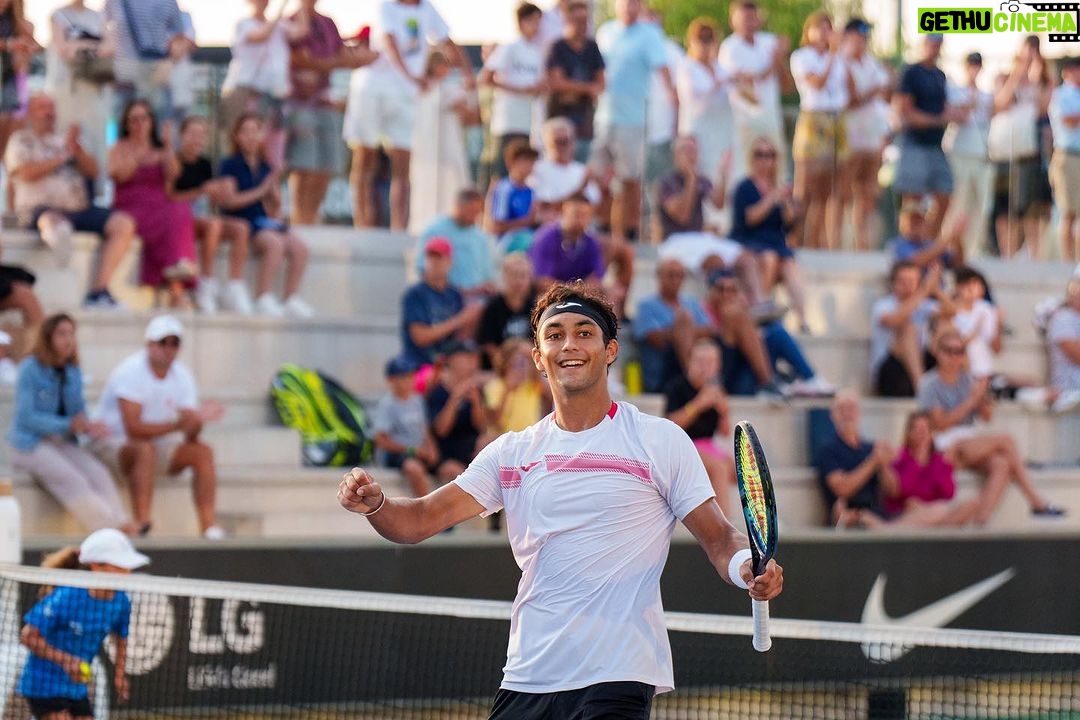 Rafael Nadal Instagram - Enhorabuena @hamadmedjedovic por ganar el #RafaNadalOpen by Movistar, a los jugadores de la academia por su gran actuaciΓ³n y a @danirinconn_ por llegar a otra semifinales ππ» Gracias a todos los jugadores, aficionados y patrocinadores que han ayudado a que este torneo @atpchallengertour siga creciendo en la @rafanadalacademy. En especial a @movistar_es por vuestro gran apoyo ππ» πΎ @atpchallengertour π² @movistar_es π @kia.worldwide π @nike πΎ @babolat πͺπΌ @cantabrialabs_esp π @sportssantander π₯ @lg_espana βοΈ @amstel_es π @viva.sir πͺπΈ @rfetenis βοΈ @richardmille π₯ @quironsalud Β π¦ @bezoya_agua βοΈ @iberia Β Β Β π§ @waterdrop π @world2meet π₯ @indibarehab.es π¦ @la.menorquina ππ»ββοΈ @ibsa_derma πͺ§ @murprotect Β Β Β Β π·ββοΈ @talat.es_ π @roigmallorca Rafa Nadal Academy