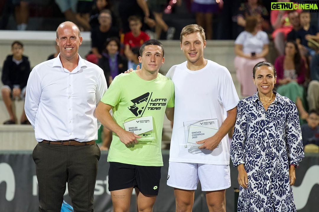 Rafael Nadal Instagram - Enhorabuena @hamadmedjedovic por ganar el #RafaNadalOpen by Movistar, a los jugadores de la academia por su gran actuaciΓ³n y a @danirinconn_ por llegar a otra semifinales ππ» Gracias a todos los jugadores, aficionados y patrocinadores que han ayudado a que este torneo @atpchallengertour siga creciendo en la @rafanadalacademy. En especial a @movistar_es por vuestro gran apoyo ππ» πΎ @atpchallengertour π² @movistar_es π @kia.worldwide π @nike πΎ @babolat πͺπΌ @cantabrialabs_esp π @sportssantander π₯ @lg_espana βοΈ @amstel_es π @viva.sir πͺπΈ @rfetenis βοΈ @richardmille π₯ @quironsalud Β π¦ @bezoya_agua βοΈ @iberia Β Β Β π§ @waterdrop π @world2meet π₯ @indibarehab.es π¦ @la.menorquina ππ»ββοΈ @ibsa_derma πͺ§ @murprotect Β Β Β Β π·ββοΈ @talat.es_ π @roigmallorca Rafa Nadal Academy