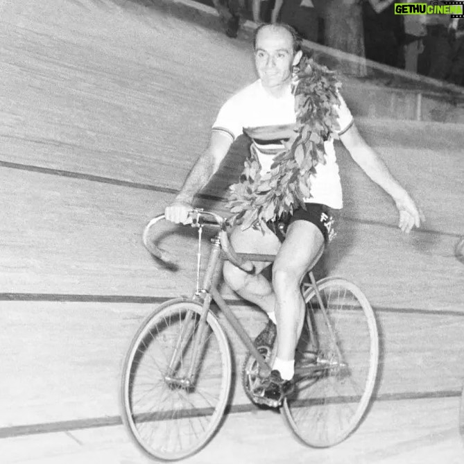 Rafael Nadal Instagram - Avui mos ha deixat en Guillem Timoner, un dels grans de la història de l'esport mallorquí, i un gran referent per tots nosaltres. ¡Una abraçada molt forta a tota sa família! 📷: @efe_noticias Rafa Nadal Academy