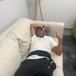 Rafael Nadal Instagram – ¡Hola a todos! 
Como sabéis anoche tuve una intervención quirúrgica. Todo ha ido bien con a artroscopia en el tendón del psoas izquierdo que me ha tenido apartado de la competición desde enero.
También se regularizó una lesión antigua del labrum de mi cadera izquierda que con toda seguridad ayudará a la mejor evolución del tendón.
Quiero agradecer a los doctores Marc Philippon, Jaume Vilaró y Angel Ruiz-Cotorro por su trabajo. 
Iniciaré la rehabilitación funcional progresiva inmediatamente y el proceso de recuperación normal me dicen que es de 5 meses, si todo va bien. 
Una vez más agradeceros todo el apoyo que me habéis mostrado y que me mostráis cada día. Hoy, además, en el día de mi cumpleaños; no el lugar deseado ni soñado pero así es la vida. 
GRACIAS 🙏🏻😘 Barcelona, Spain