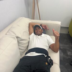 Rafael Nadal Instagram - ¡Hola a todos! 
Como sabéis anoche tuve una intervención quirúrgica. Todo ha ido bien con a artroscopia en el tendón del psoas izquierdo que me ha tenido apartado de la competición desde enero.
También se regularizó una lesión antigua del labrum de mi cadera izquierda que con toda seguridad ayudará a la mejor evolución del tendón.
Quiero agradecer a los doctores Marc Philippon, Jaume Vilaró y Angel Ruiz-Cotorro por su trabajo. 
Iniciaré la rehabilitación funcional progresiva inmediatamente y el proceso de recuperación normal me dicen que es de 5 meses, si todo va bien. 
Una vez más agradeceros todo el apoyo que me habéis mostrado y que me mostráis cada día. Hoy, además, en el día de mi cumpleaños; no el lugar deseado ni soñado pero así es la vida. 
GRACIAS 🙏🏻😘