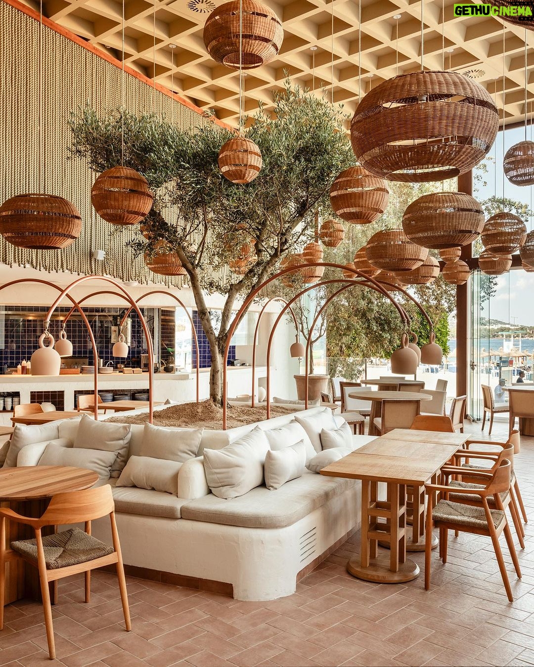 Rafael Nadal Instagram - Gracias al gran trabajo de nuestro equipo para llegar a este momento, estoy feliz de presentar mi segunda casa en Mallorca—el primer hotel de la familia Zel. El Mediterráneo es nuestro estilo de vida y ahora podréis experimentarlo de primera mano. Vuestro nuevo hogar junto al mar os espera. Estoy seguro de que disfrutaréis esta isla tanto como yo. - Thanks to the team’s superb work leading to this moment, I am thrilled to present my second home in Mallorca—the first hotel in the Zel family. The Mediterranean is our way of life and now you’ll be able to experience it first-hand. Your new home by the sea is ready to welcome you. I’m sure you’ll enjoy the island as much as I have. #ZelHotels #BornInTheMed ZEL Mallorca