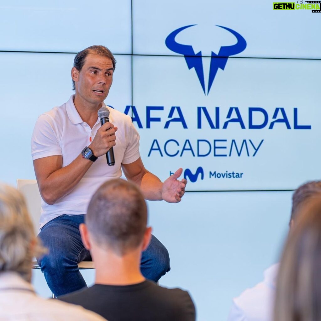 Rafael Nadal Instagram - GRACIAS, RAFA Siempre a tu lado, @rafaelnadal 💪🏼 Rafa Nadal Academy