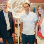 Rafael Nadal Instagram – Feliz por la visita de la @fftennis con su presidente, director general, directora del torneo y empleados amigos! 😘🙏🏻 Rafa Nadal Academy