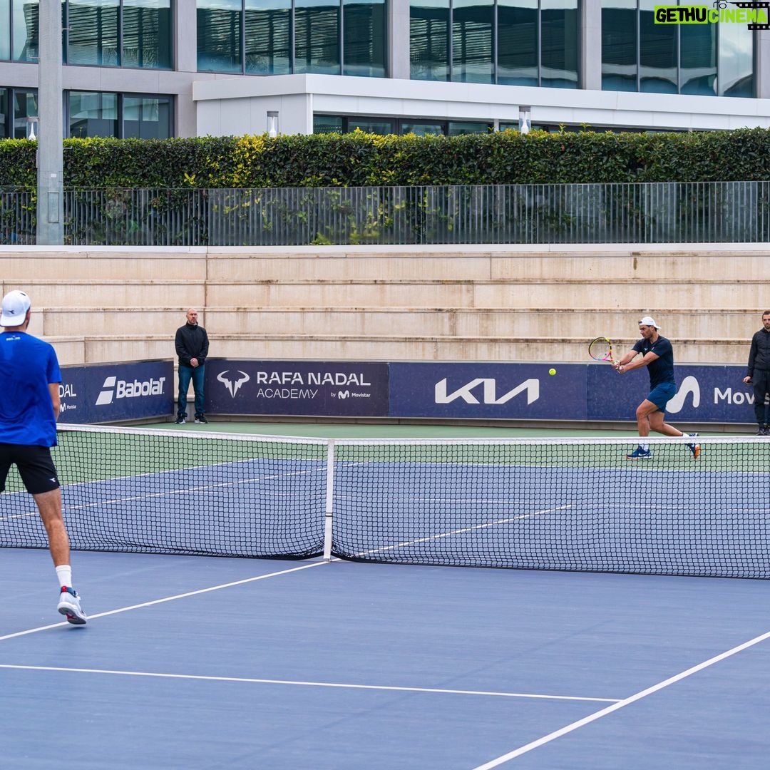 Rafael Nadal Instagram - Great practice today with @jl_struff 👏💪 Thanks and vamos! Rafa Nadal Academy