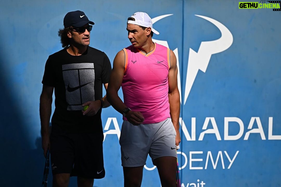 Rafael Nadal Instagram - Hi all. Back at home in Mallorca, wanted to share with you all some pictures of my stay in Kuwait these past days. Great week of work! 💪🏻 📸 @cocodubreuilphoto / @rafanadalacademykuwait Rafa Nadal Academy