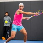 Rafael Nadal Instagram - 💪🏼 “𝙄 𝙩𝙝𝙞𝙣𝙠 𝙄'𝙢 𝙧𝙚𝙖𝙙𝙮 𝙖𝙣𝙙 𝙄 𝙩𝙧𝙪𝙨𝙩 𝙖𝙣𝙙 𝙝𝙤𝙥𝙚 𝙩𝙝𝙖𝙩 𝙩𝙝𝙞𝙣𝙜𝙨 𝙬𝙞𝙡𝙡 𝙜𝙤 𝙬𝙚𝙡𝙡. 𝙏𝙝𝙖𝙩 𝙬𝙞𝙡𝙡 𝙜𝙞𝙫𝙚 𝙢𝙚 𝙩𝙝𝙚 𝙤𝙥𝙥𝙤𝙧𝙩𝙪𝙣𝙞𝙩𝙮 𝙩𝙤 𝙚𝙣𝙟𝙤𝙮 𝙢𝙮𝙨𝙚𝙡𝙛 𝙤𝙣 𝙩𝙝𝙚 𝙘𝙤𝙪𝙧𝙩” 💪🏼 @rafaelnadal & @gabriel_debru 🔥 at the @rafanadalacademy! VAMOS‼️ Rafa Nadal Academy