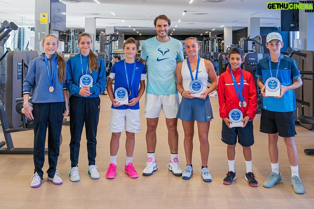 Rafael Nadal Instagram - An unforgettable day! ☺️ Following the 🏆 trophy ceremony of the @tenniseuropejuniortour 12 & Under Festival, the champions & finalists were greeted by @rafaelnadal! Rafa congratulated the players on their performances, expressed his hope that they had enjoyed their time at the @rafanadalacademy and encouraged them to keep working hard in the future. Congratulations! VAMOS‼️