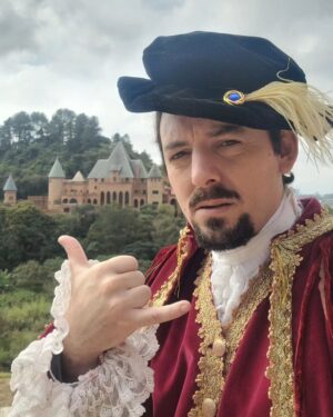 Rafael Pimenta Instagram - nunca foi sorte, sempre foi conspiração contra a monarquia #aristogato #burguesia #revolução