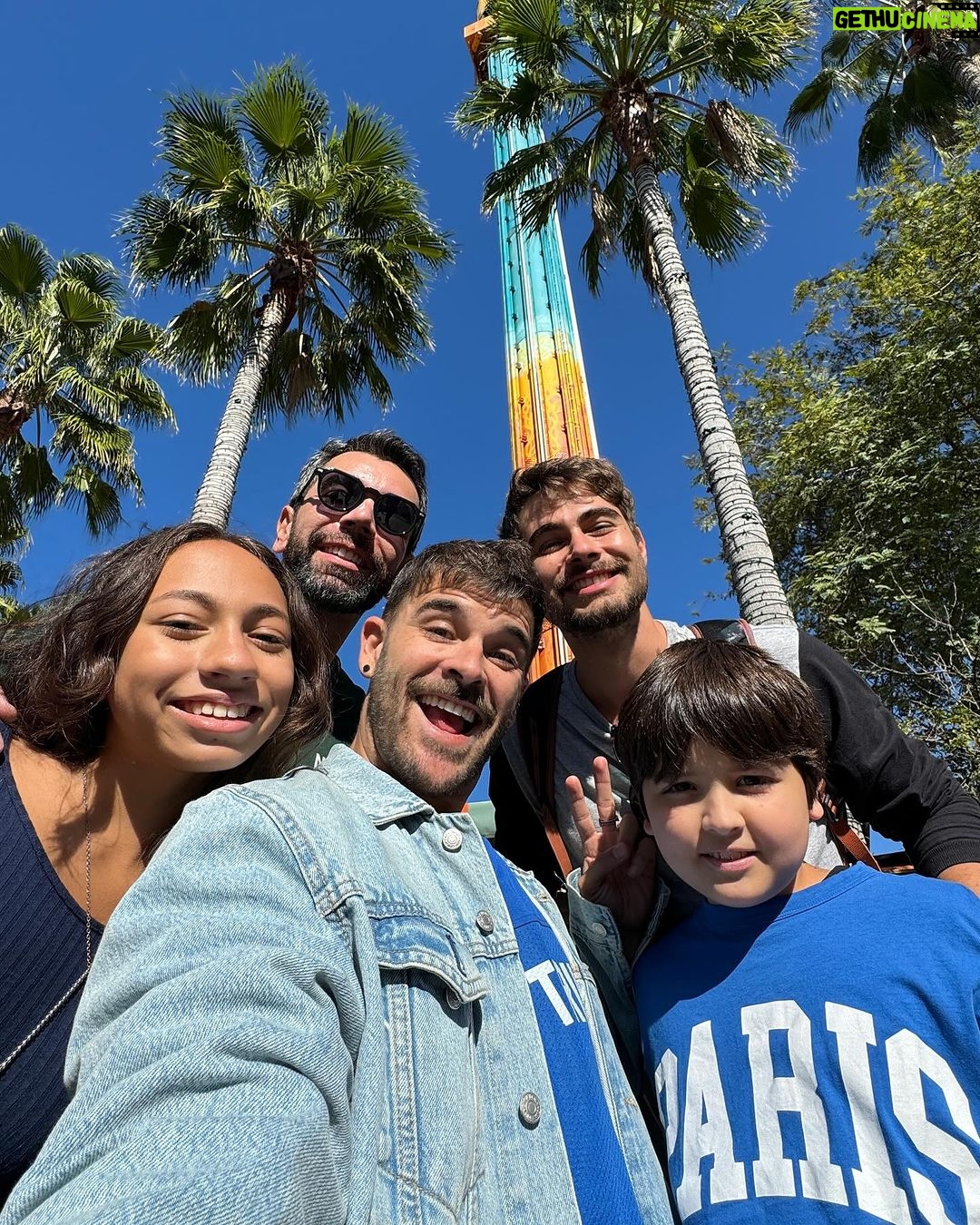 Rafael Vitti Instagram - Diazão de muita adrenalina aqui no @buschgardens @buschgardensbr ♥️🎢🤪 Busch Gardens Tampa Bay