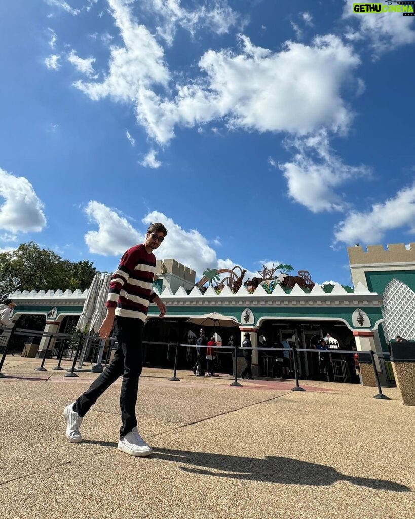 Rafael Vitti Instagram - Diazão de muita adrenalina aqui no @buschgardens @buschgardensbr ♥️🎢🤪 Busch Gardens Tampa Bay