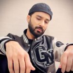 Raghav Juyal Instagram – Photos pe sala views to aate nahi , 
chalo koi nahi ,kuch cheese apna mann behelane ke liye bhi ki jaati hain .
Tell me which is the best one ?