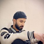 Raghav Juyal Instagram – Photos pe sala views to aate nahi , 
chalo koi nahi ,kuch cheese apna mann behelane ke liye bhi ki jaati hain .
Tell me which is the best one ?