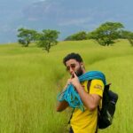 Raghav Juyal Instagram - For all the treks ,camping and adventure around Maharashtra please contact my brother @olly_santosh . Go experience some nature ,kids , life is beautiful , earth is awesome 🌏 Back to basics