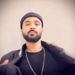 Raghav Juyal Instagram – Photos pe sala views to aate nahi , 
chalo koi nahi ,kuch cheese apna mann behelane ke liye bhi ki jaati hain .
Tell me which is the best one ?