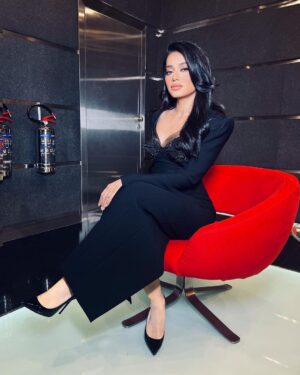 Rahma Riyad Instagram - The magic of BLACK 🖤✨

#RahmaRiad | #رحمة_رياض