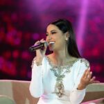 Rahma Riyad Instagram - . نجمة سطعت في سماء الأغنية العربية.. غنت للإنسان وللحب.. فأطربت الآذان وسكنت القلوب .. رحمة رياض الآن مدرج خورفكان Rahma Riad is now on stage with her delicate and sweet voice #هلاخورفكان #خورفكان #مدرج_خورفكان #letskhorfakkan #Khorfakkan #KhorfakkanAmphitheatre Khorfakkan Amphitheatre