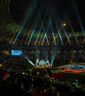 Rahma Riyad Instagram - ويبقى #العراق شامخًا عاليًا أبد الدهر 🇮🇶

فخورة بإني ابنة هذا البلد العظيم، وسعيدة جدًا بمشاركتي بين هلي وناسي في هكذا حدث رياضي مشرف يليق بعراقنا الحبيب وصورته المشرقة ومنها للأعلى..

#خليجي_25_بصراوي 
#البصرة | #خليجي25 

#رحمة_رياض | #RahmaRiad