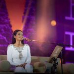 Rahma Riyad Instagram - . نجمة سطعت في سماء الأغنية العربية.. غنت للإنسان وللحب.. فأطربت الآذان وسكنت القلوب .. رحمة رياض الآن مدرج خورفكان Rahma Riad is now on stage with her delicate and sweet voice #هلاخورفكان #خورفكان #مدرج_خورفكان #letskhorfakkan #Khorfakkan #KhorfakkanAmphitheatre Khorfakkan Amphitheatre